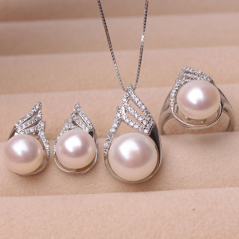 Natural Freshwater Pearl Jewelry Set for Mom (3 Pieces)