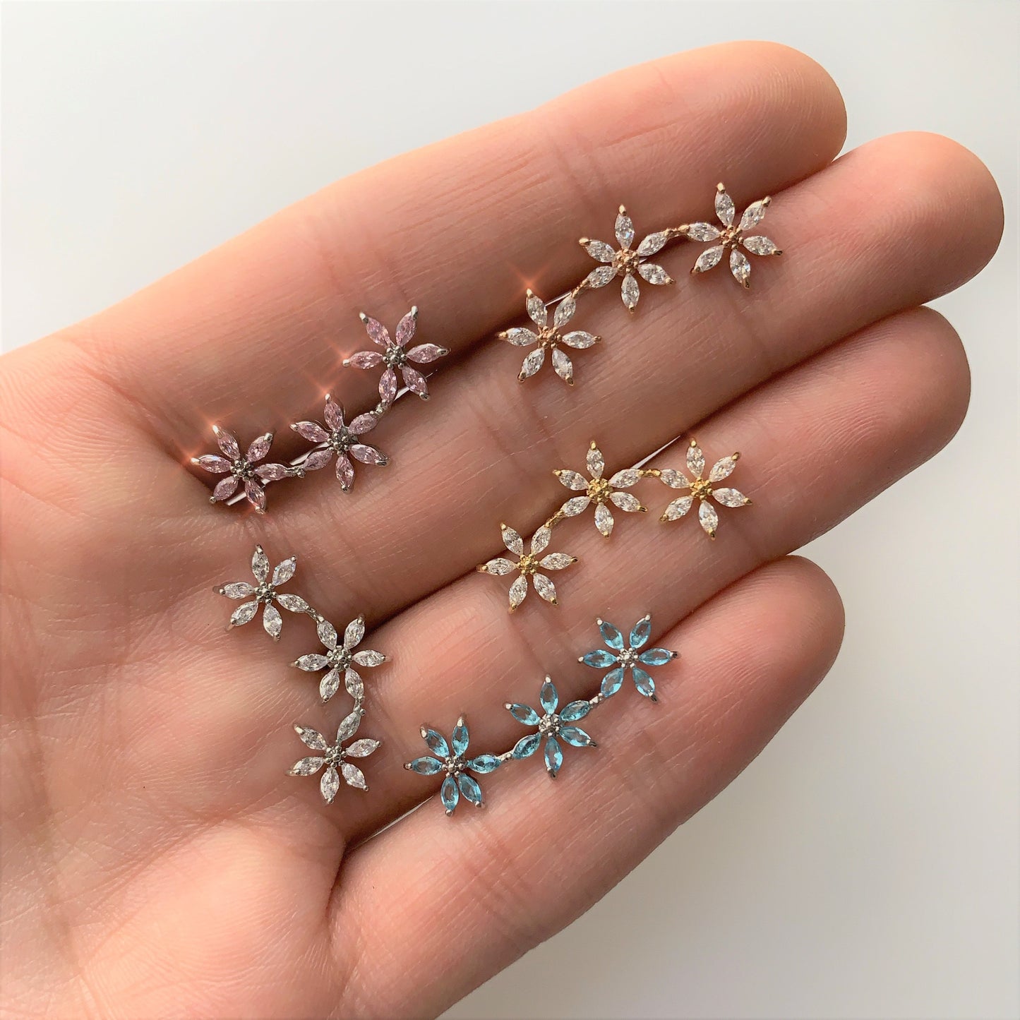16G 1/4 Clear CZ Gem Gold Tone Tri Flower Cartilage