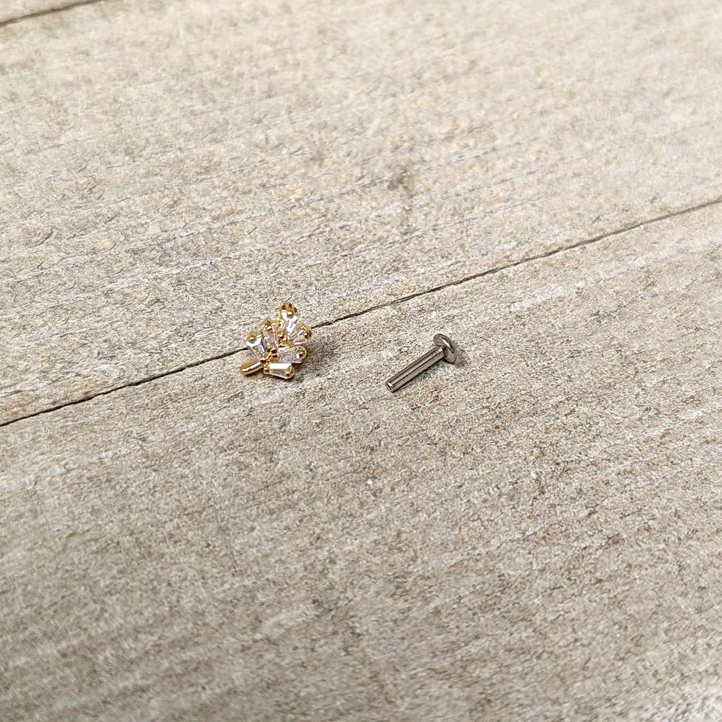 16G 1/4 Clear CZ Gem Leafy Golden Branch Threadless Labret Tragus