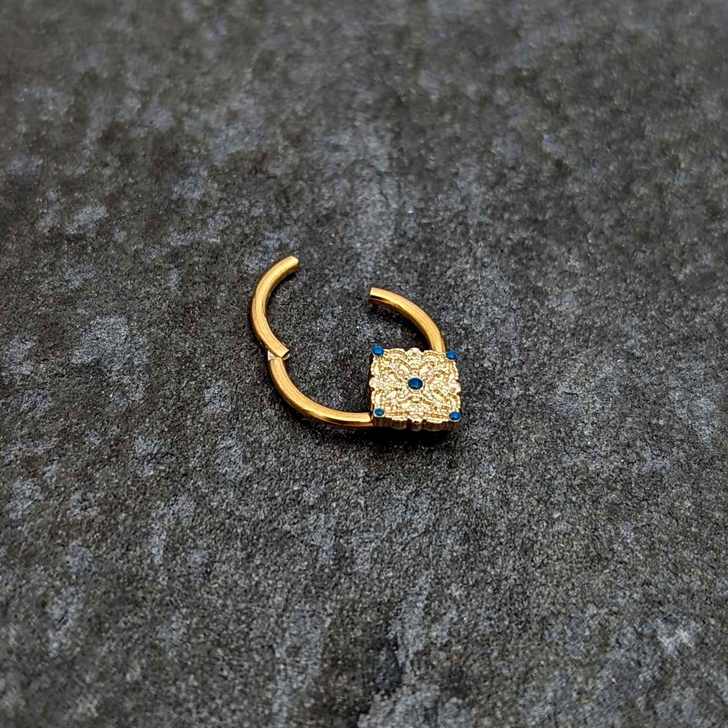 16G 3/8 Gold Tone Lacy Rhombus Hinged Segment Ring