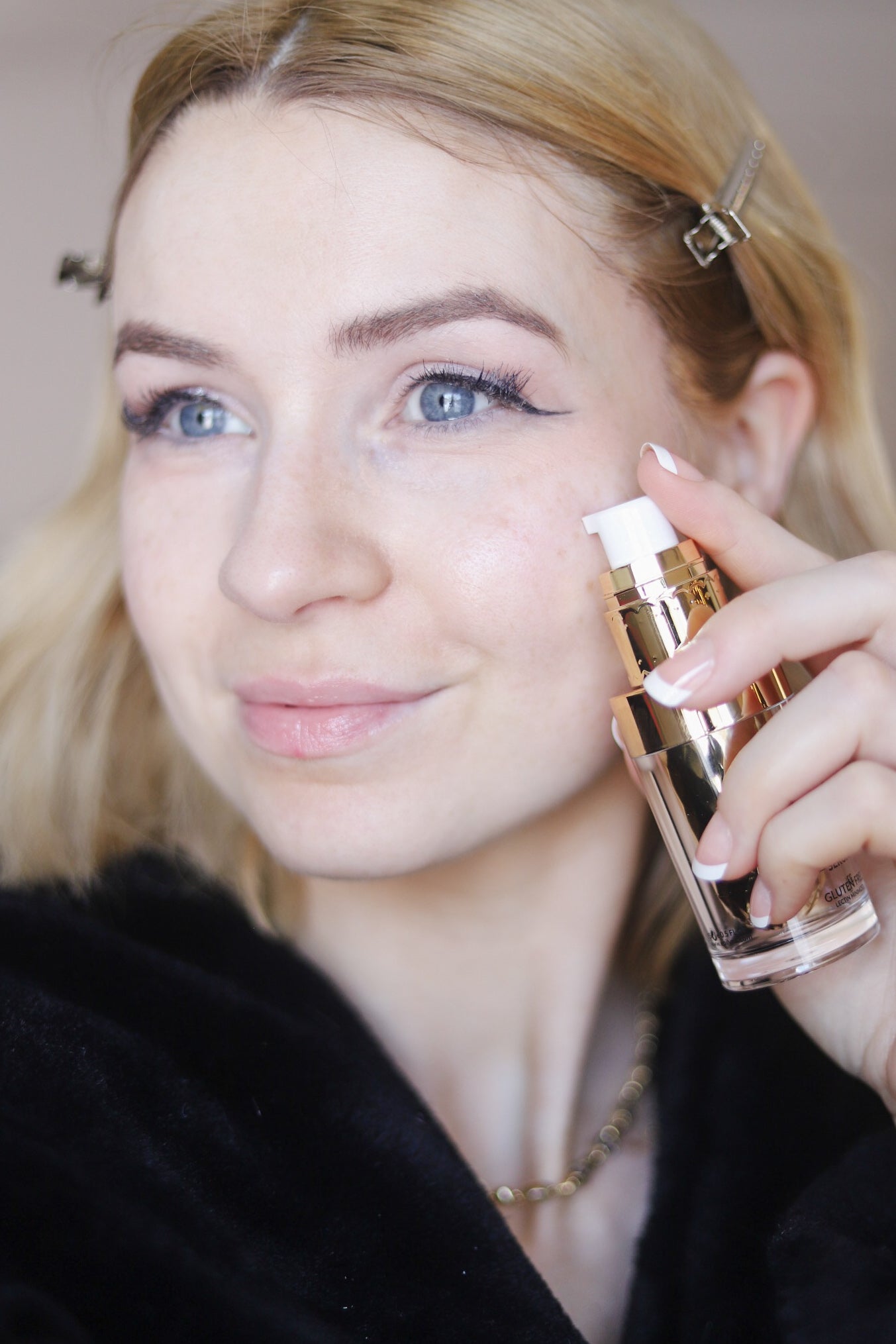 Hyaluronic Acid Serum for Fine Lines