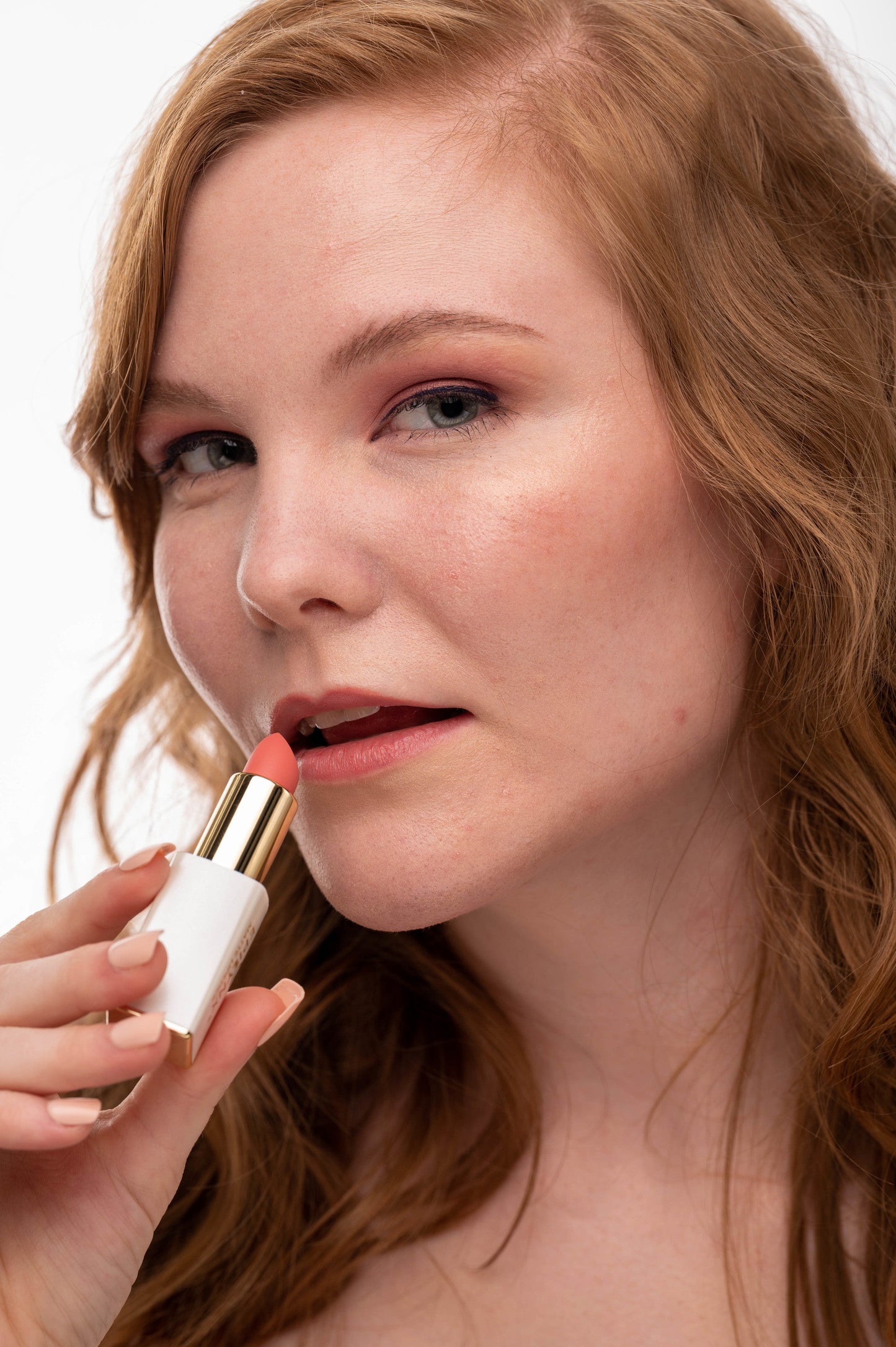 Hydrating Matte Lipstick for Dry Lips