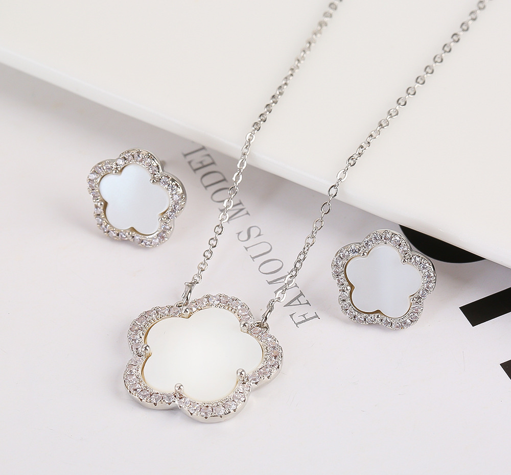 Elegant Floral Jewelry Trio